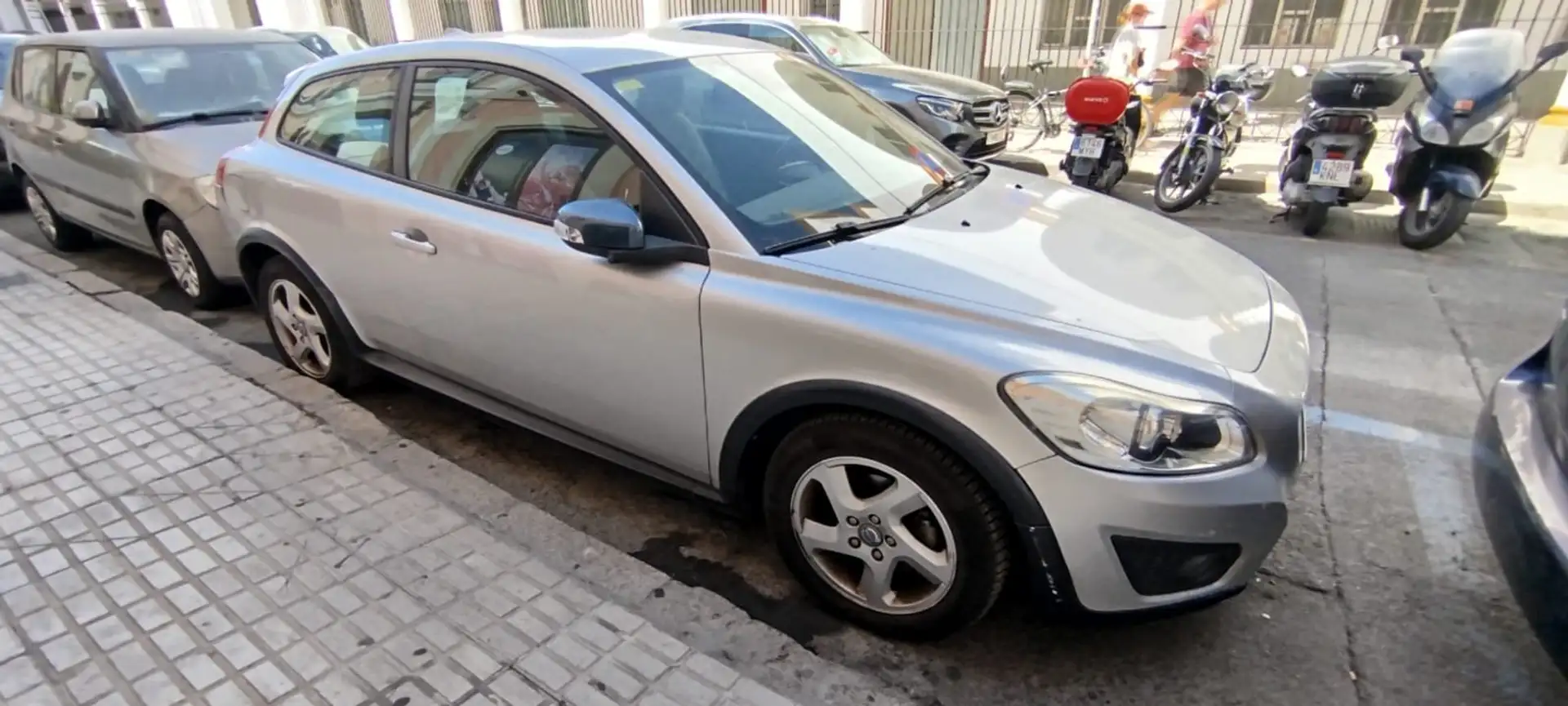 Volvo C30 C30 1.6D DRIVe Momentum 115 Ezüst - 2