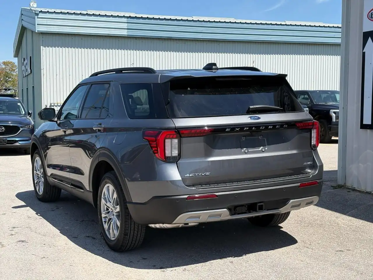 Ford Explorer photo Ford Explorer