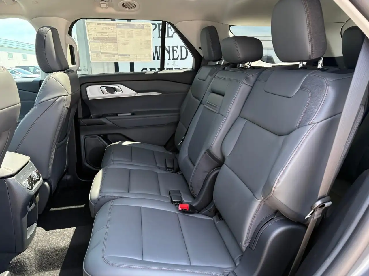 Ford Explorer photo Ford Explorer