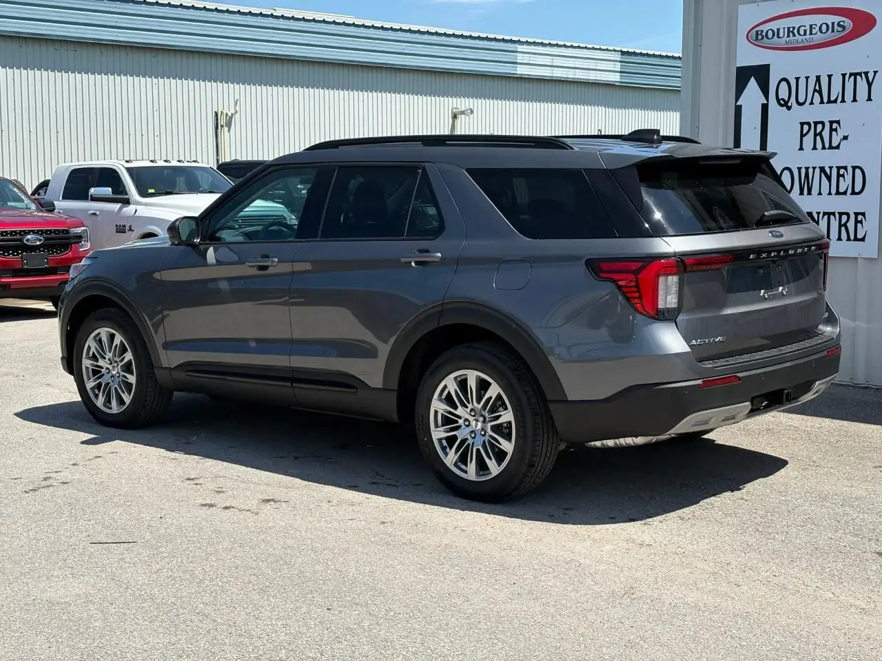 Ford Explorer photo Ford Explorer