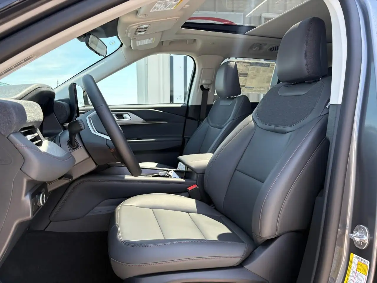 Ford Explorer photo Ford Explorer