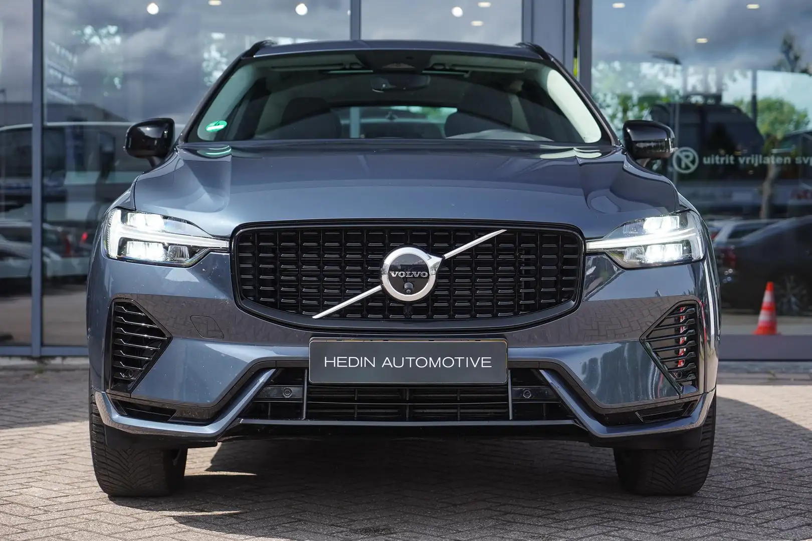 Volvo XC60 2.0 T6 Plug-in hybrid AWD Plus Dark | 2250 kg trek Azul - 2
