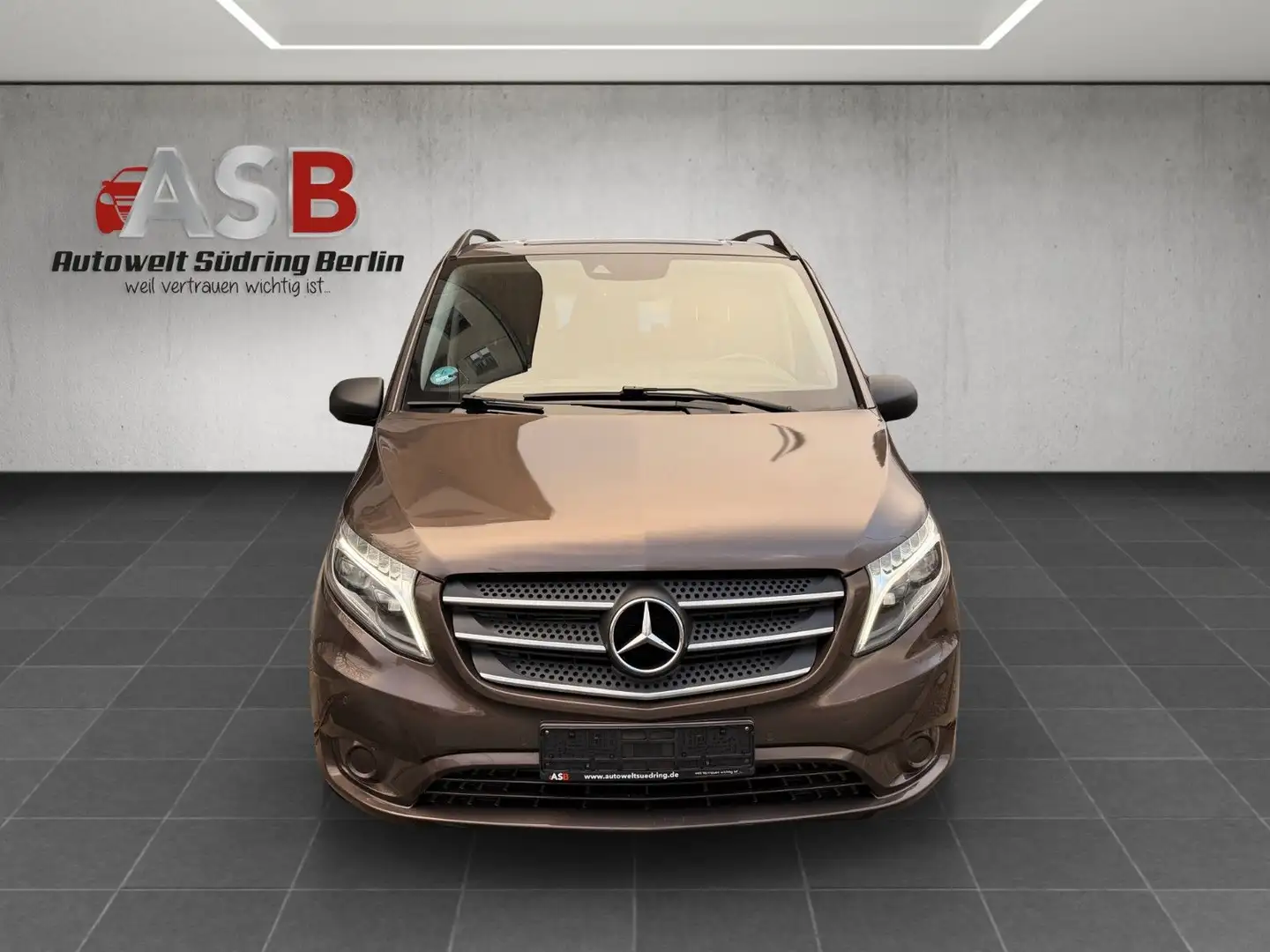 Mercedes-Benz Vito Tourer Pro 119 CDI Extralang 4MATIC LED Braun - 2