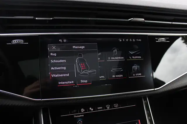 Audi Q8 view 30