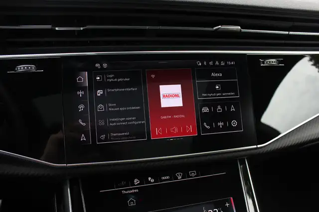 Audi Q8 view 21
