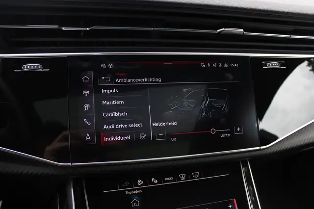 Audi Q8 view 27