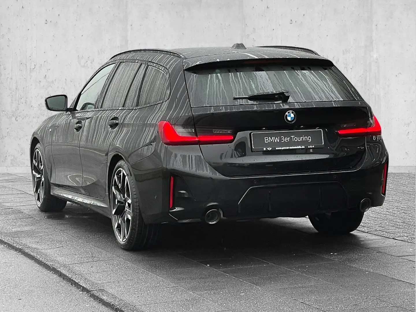 BMW 320 i Touring * M Sportpaket * Harman Kardon Surround Schwarz - 2