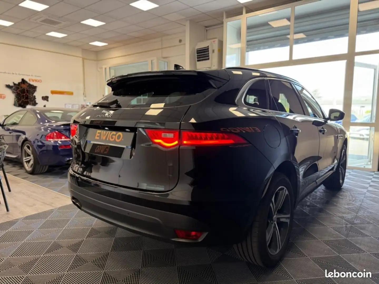 Jaguar F-Pace 2.0L D 180ch R-SPORT AWD BVA MERIDIAN CAMERA SIEGE Noir - 2