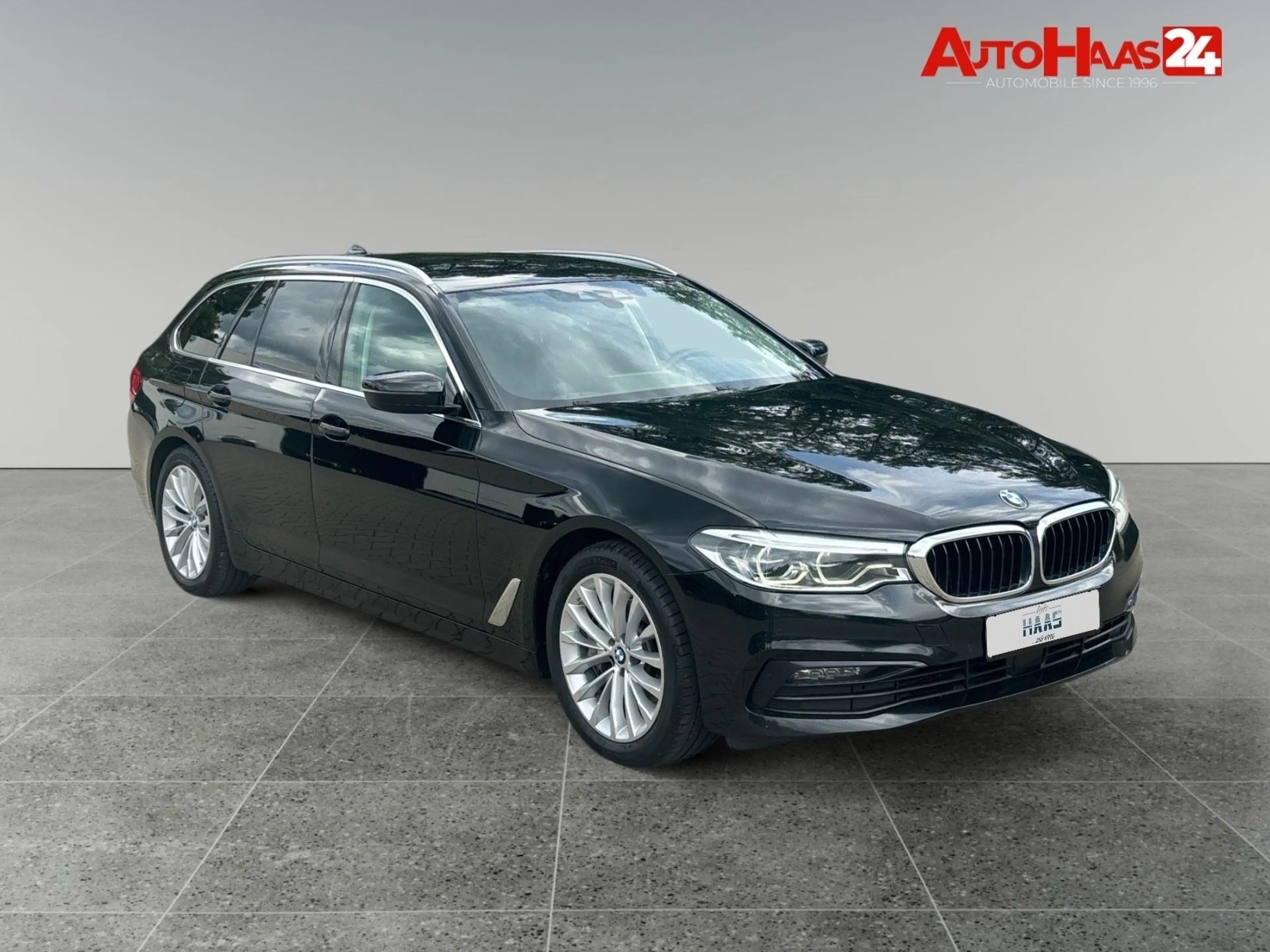 BMW 540 d xDrive Sport Line Leder Navi AHK 4xSitzh — photo 3