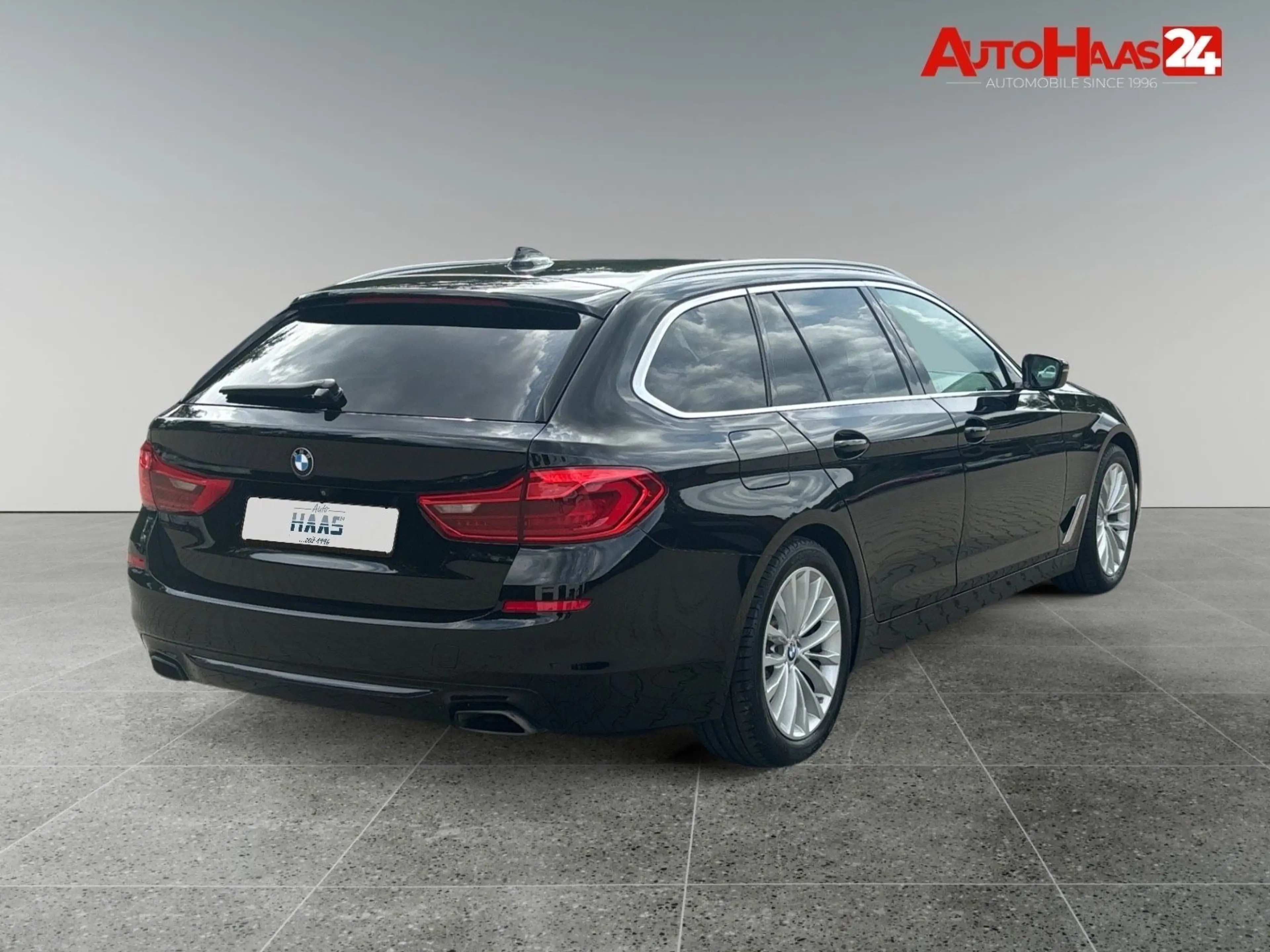 BMW 540 d xDrive Sport Line Leder Navi AHK 4xSitzh — photo 8
