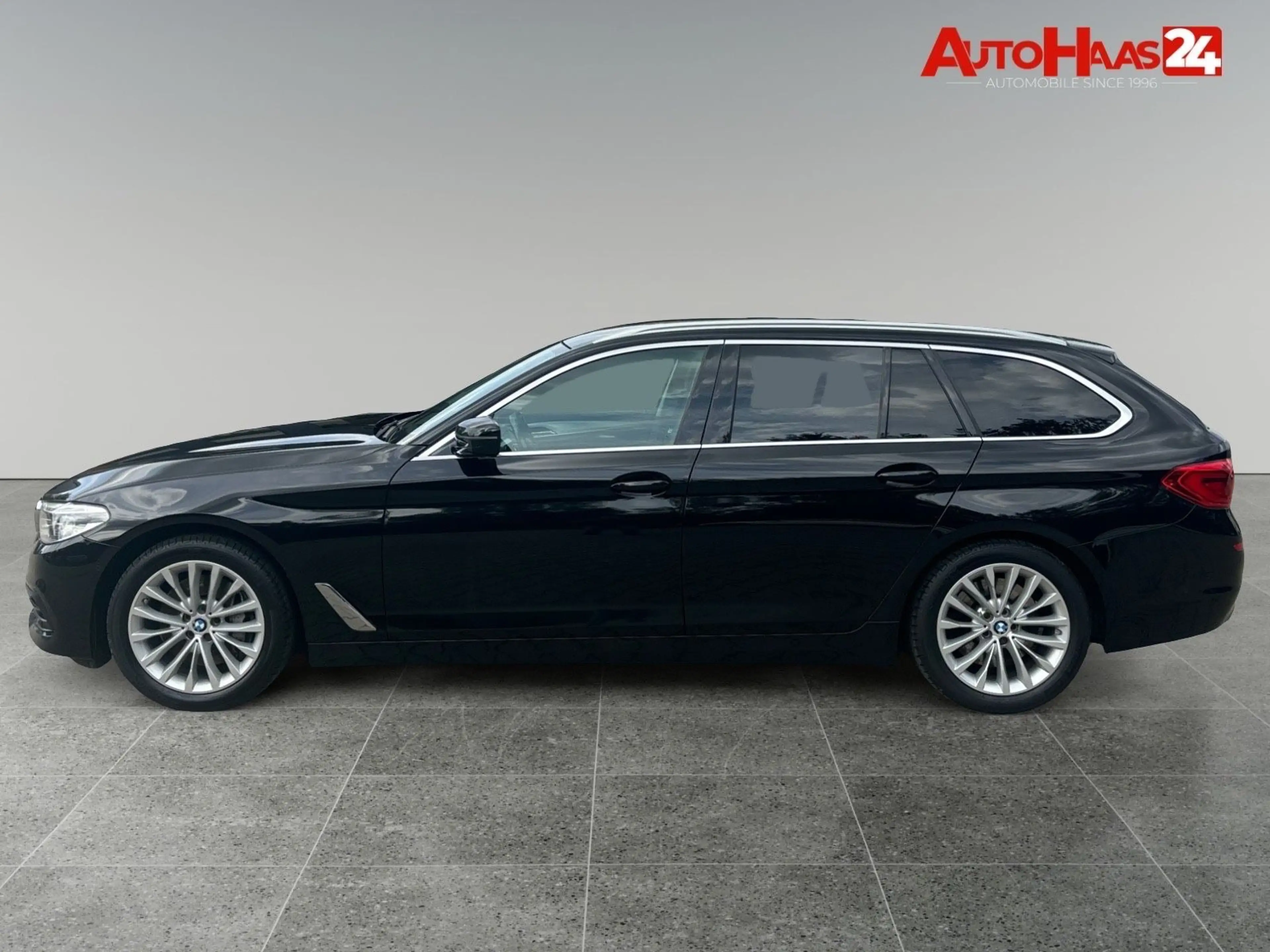 BMW 540 d xDrive Sport Line Leder Navi AHK 4xSitzh — photo 4
