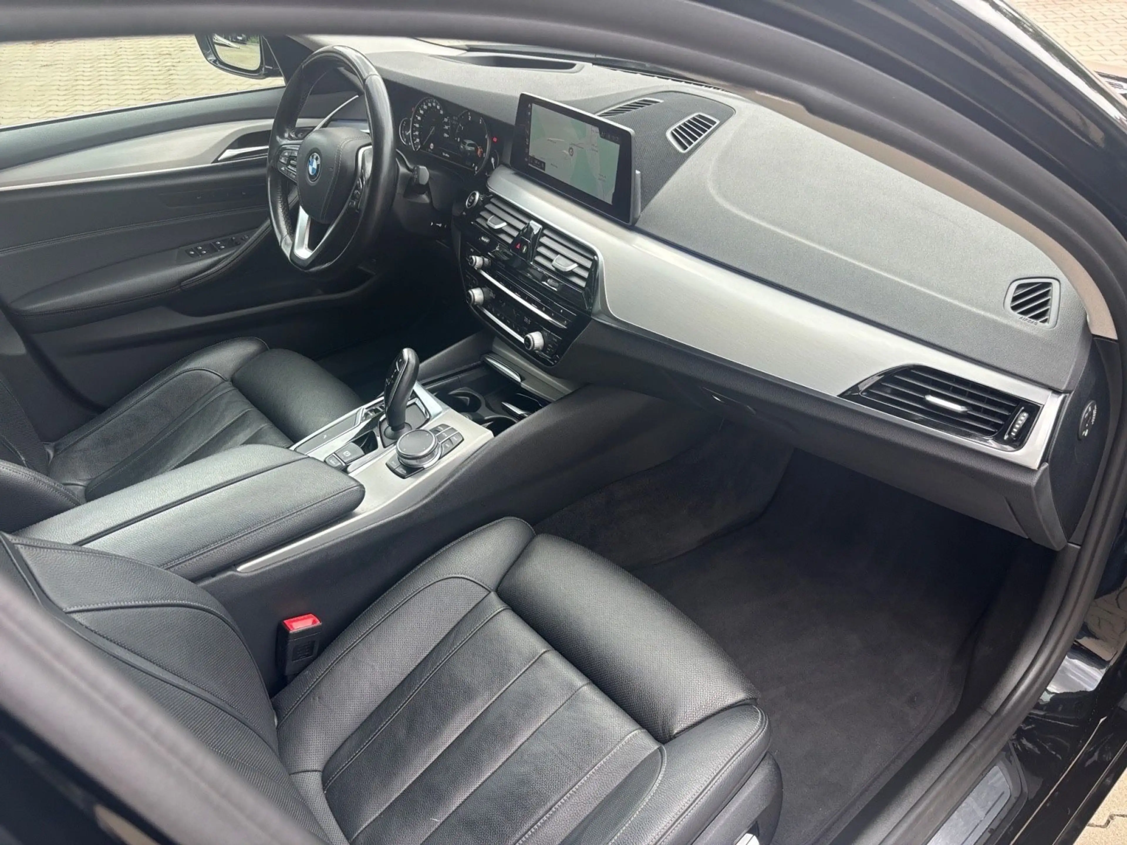 BMW 540 d xDrive Sport Line Leder Navi AHK 4xSitzh — photo 15