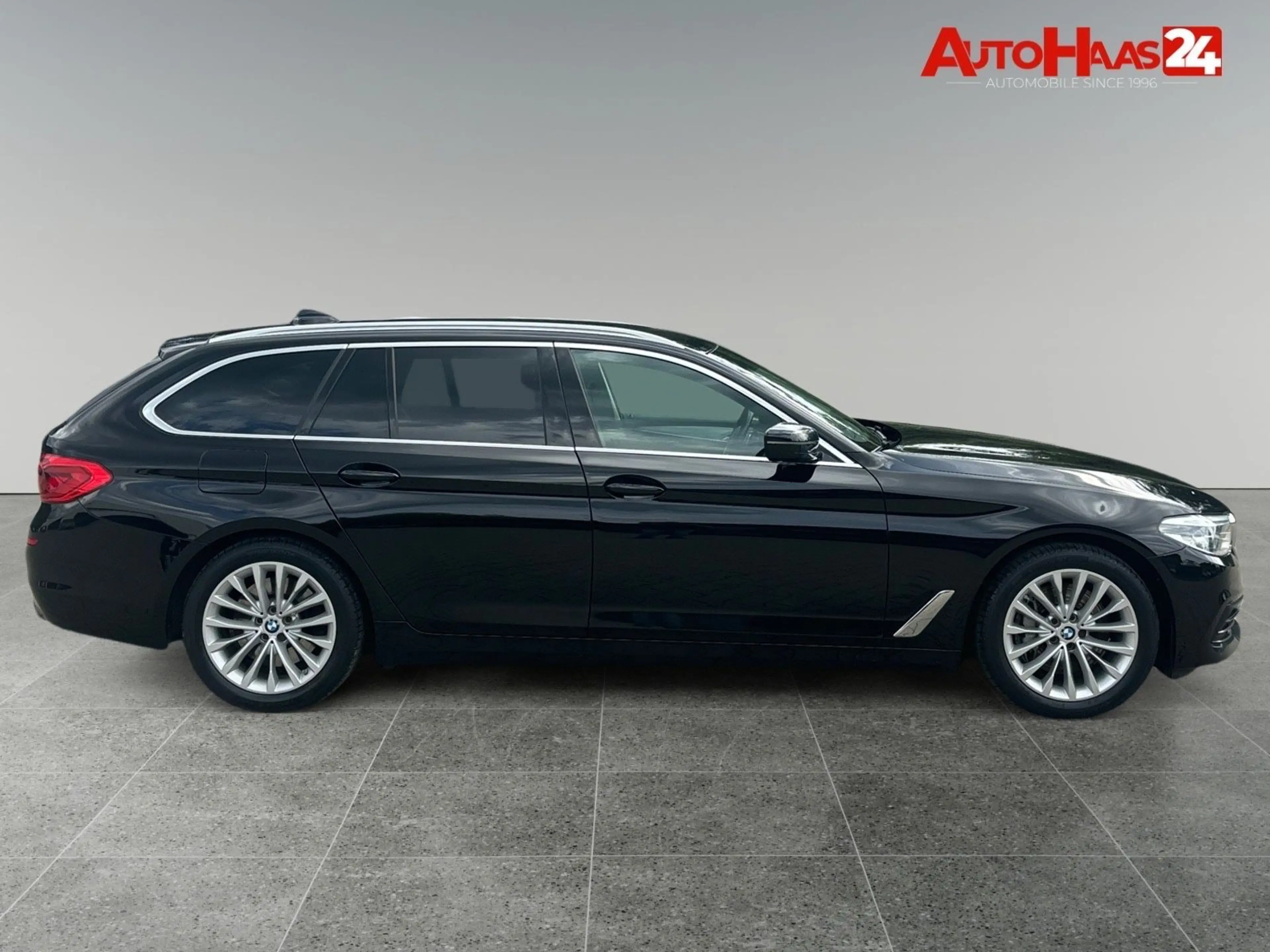 BMW 540 d xDrive Sport Line Leder Navi AHK 4xSitzh — photo 5