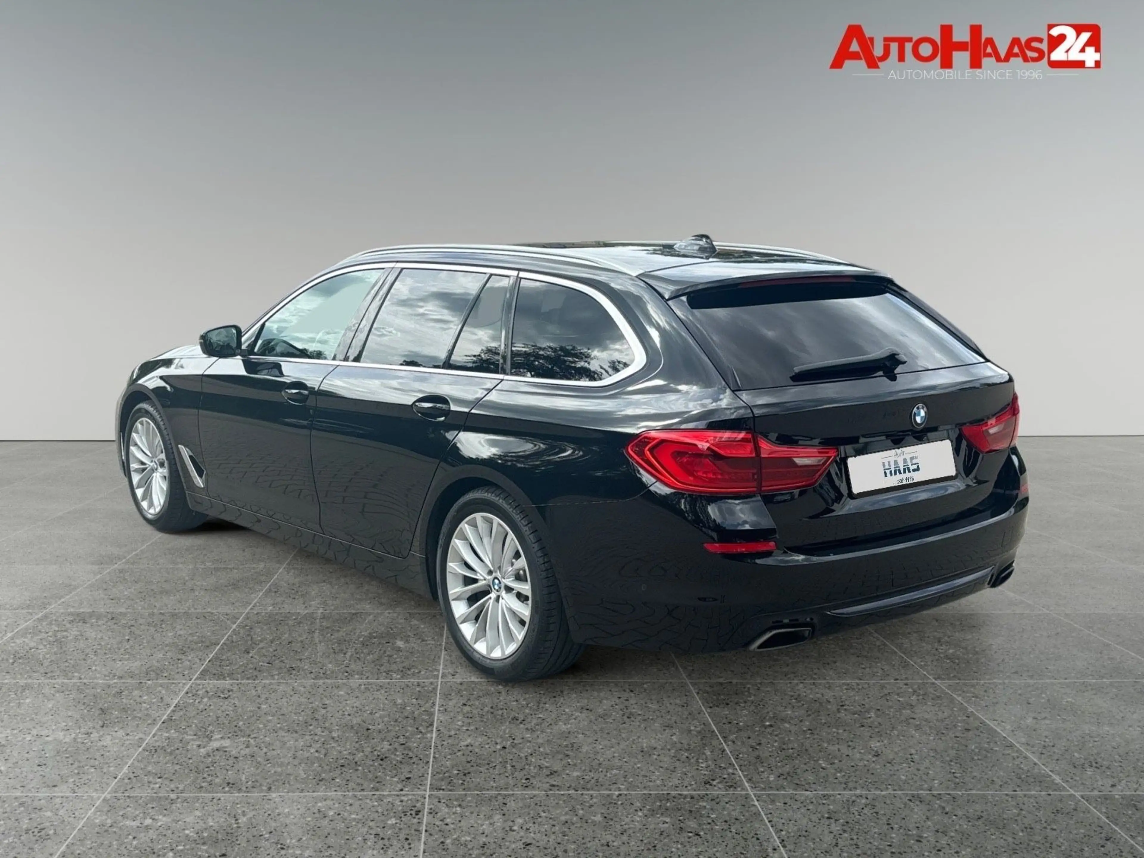 BMW 540 d xDrive Sport Line Leder Navi AHK 4xSitzh — photo 6