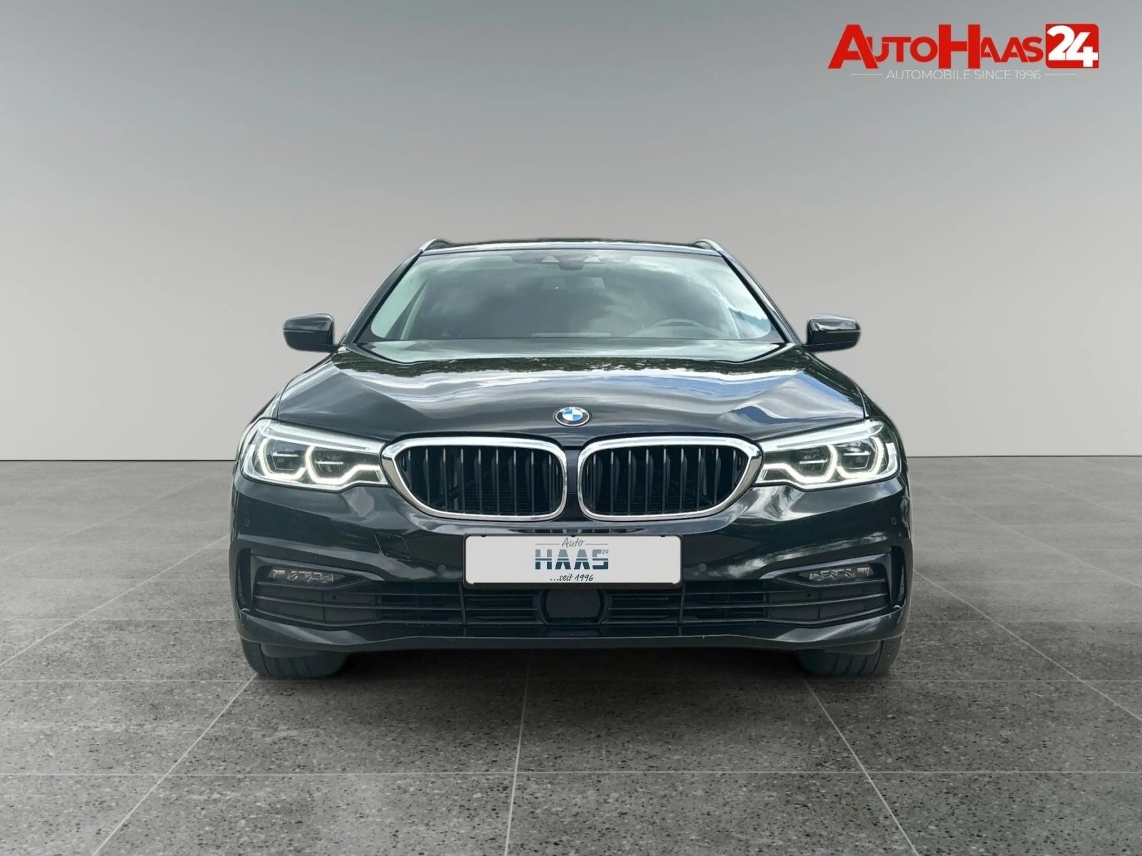 BMW 540 d xDrive Sport Line Leder Navi AHK 4xSitzh — photo 2
