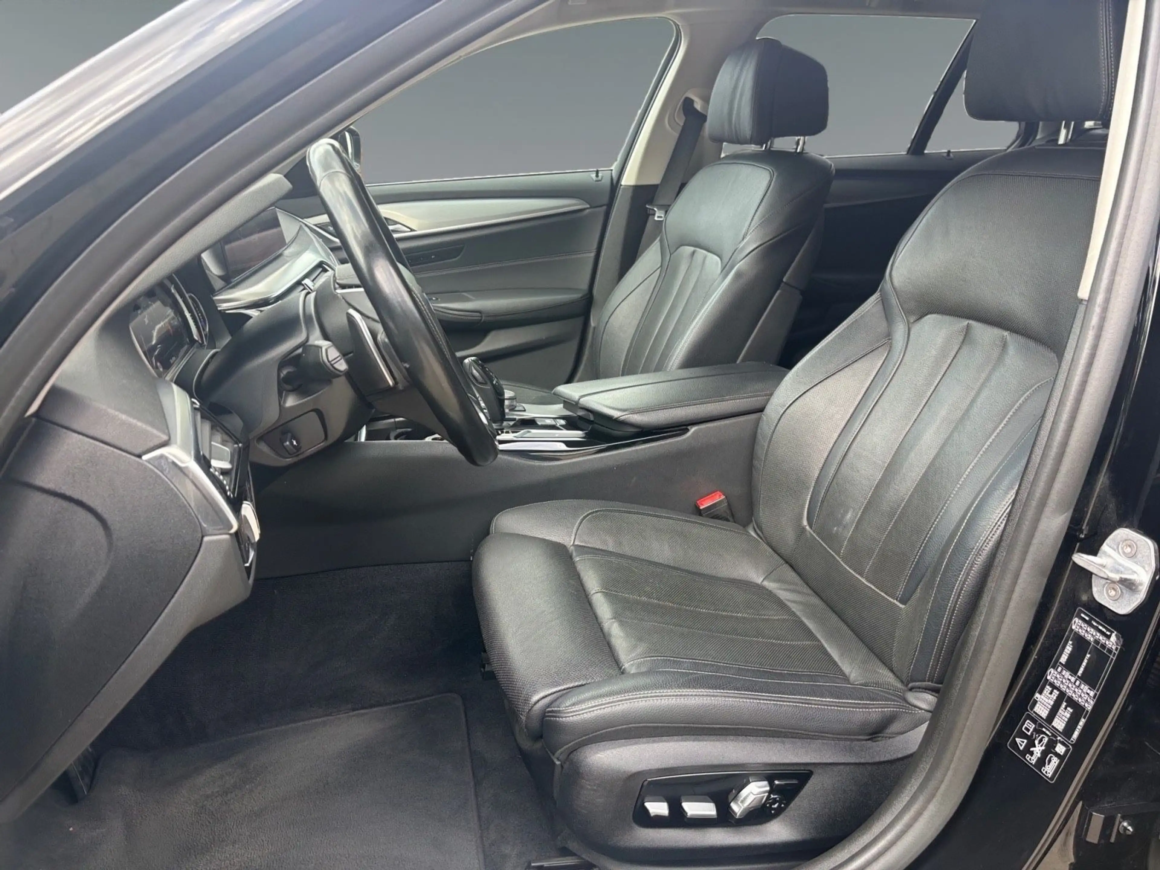 BMW 540 d xDrive Sport Line Leder Navi AHK 4xSitzh — photo 9