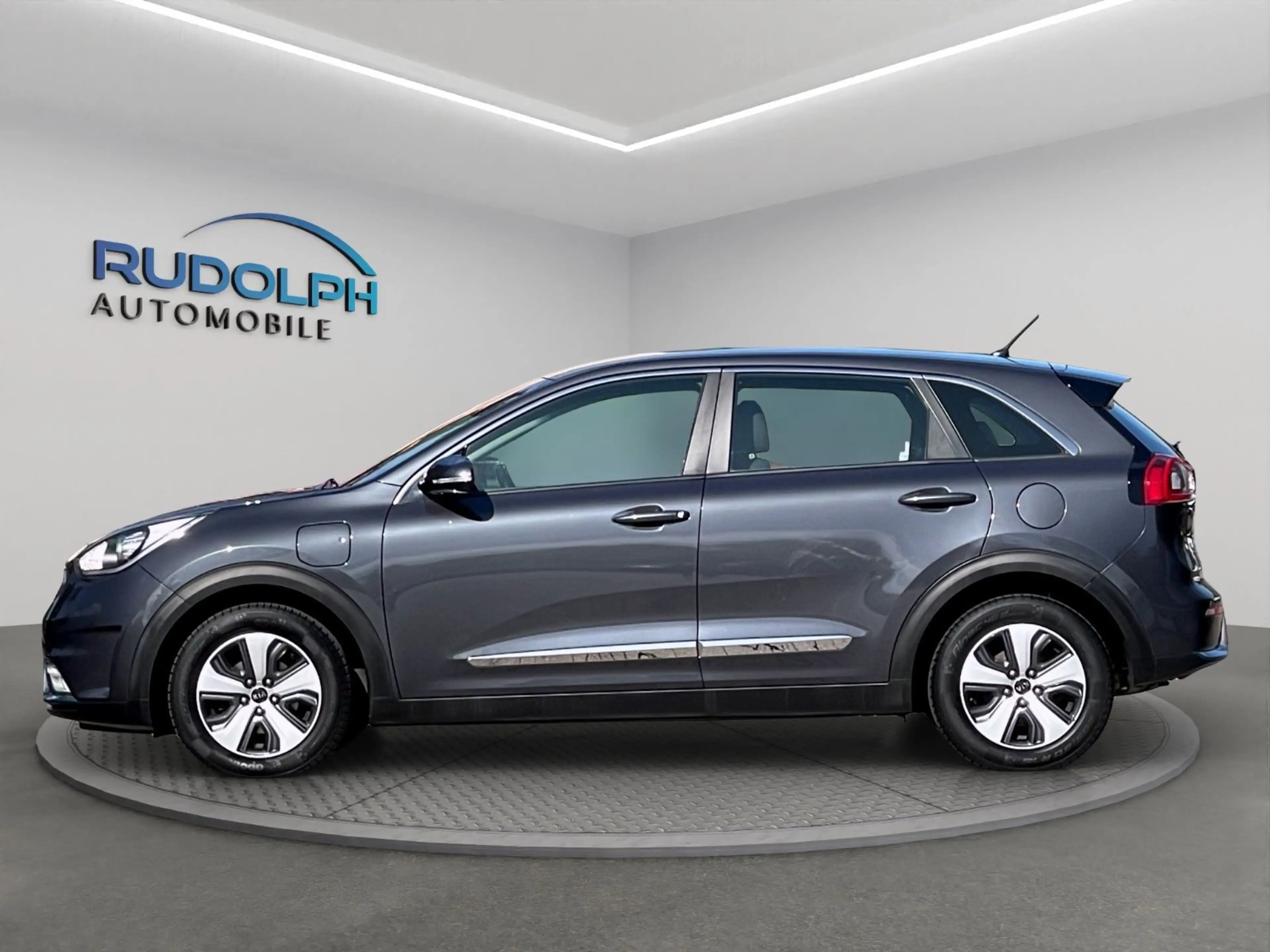 Kia Niro Edition 7 Plug-in Hybrid — photo 4
