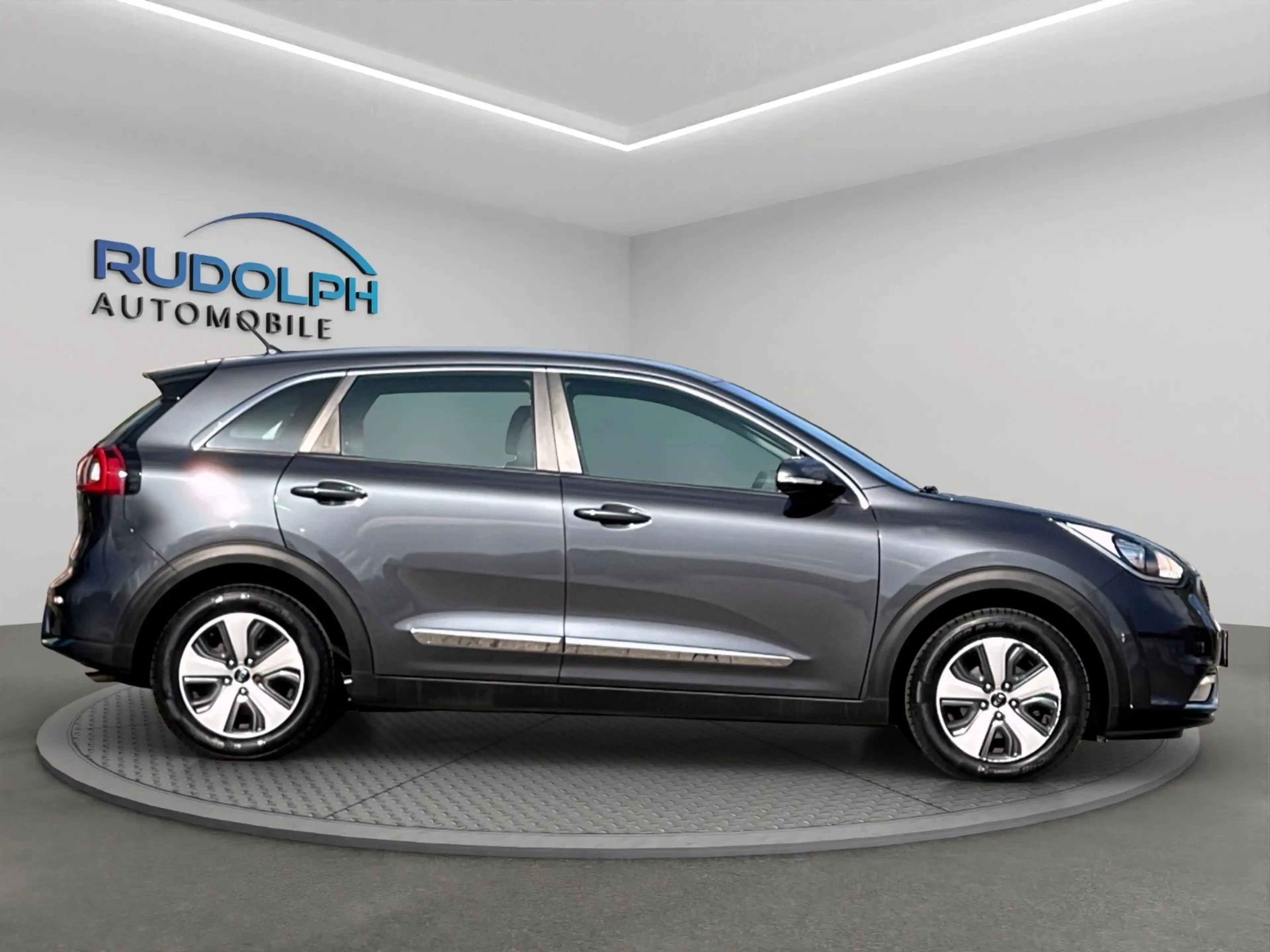 Kia Niro Edition 7 Plug-in Hybrid — photo 8