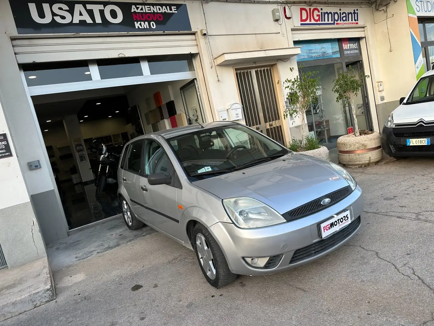 Ford Fiesta 1.2 16V 5p. Zetec Grigio - 1