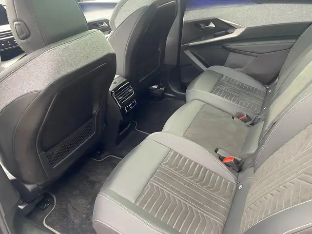 Peugeot 5008 Elektromotor 230 Long Range GT Ansicht 16