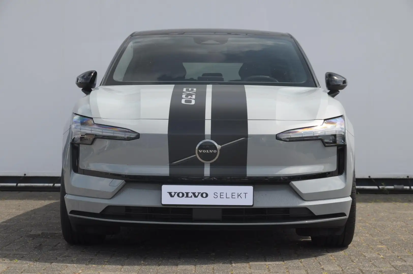 Volvo EX30 272PK Automaat Single Motor Extended Range Plus Ru Grijs - 2