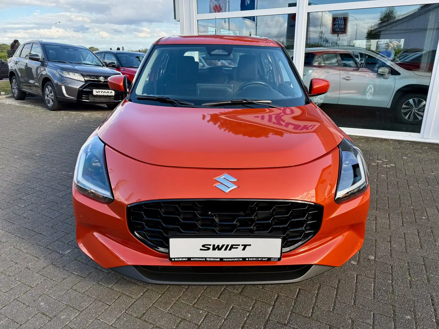 Suzuki Swift Swift 1.2 Dualjet Hybrid MT Club Orange - 2