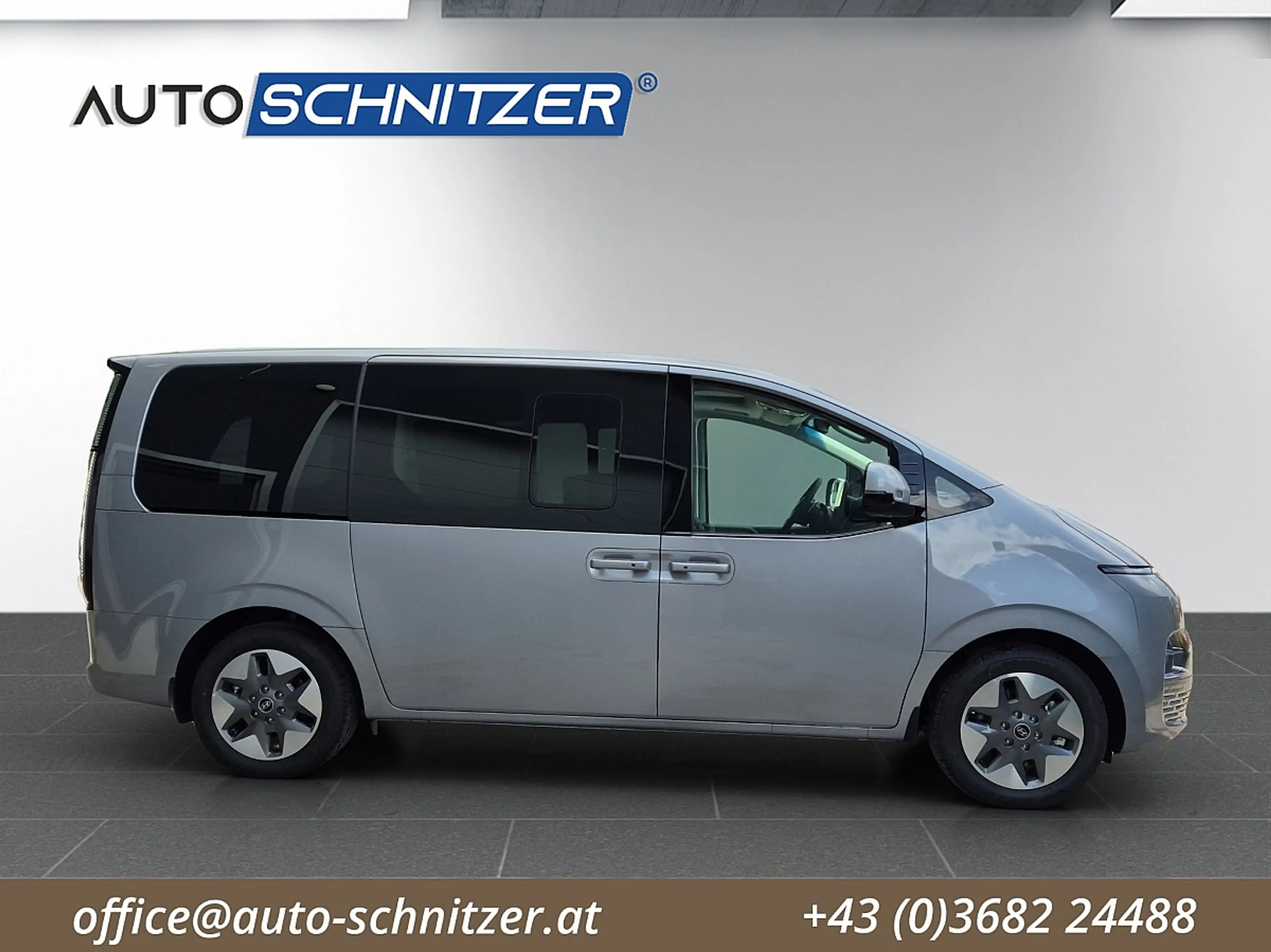 Hyundai STARIA Staria 1,6 T-GDI HEV Trend Line Aut. — photo 4