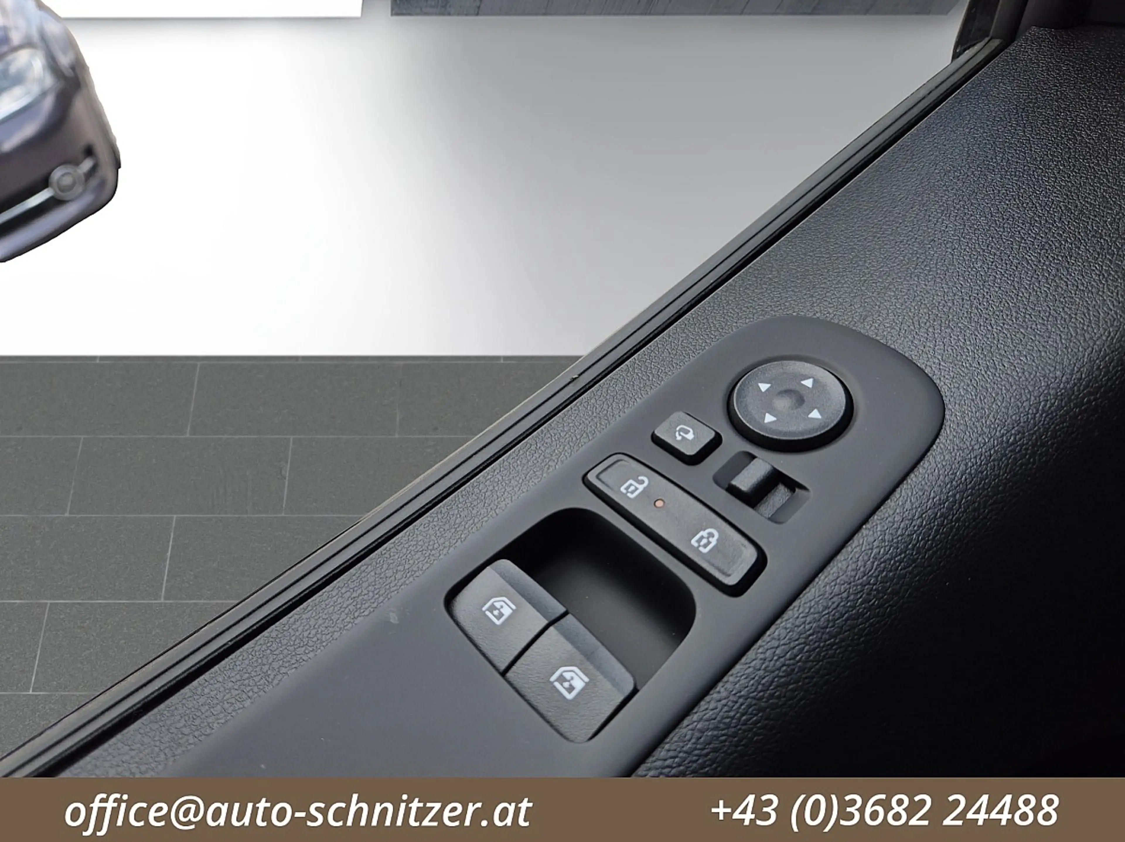 Hyundai STARIA Staria 1,6 T-GDI HEV Trend Line Aut. — photo 14