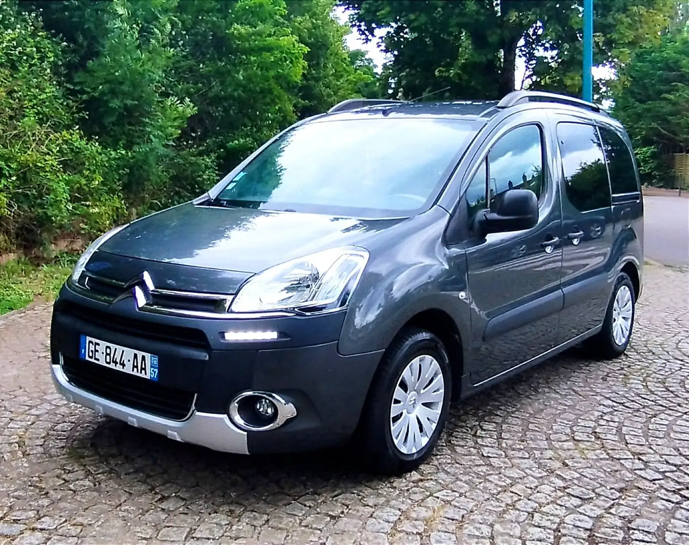 Citroen Berlingo Berlingo 1.6 HDi Attraction Gris - 1