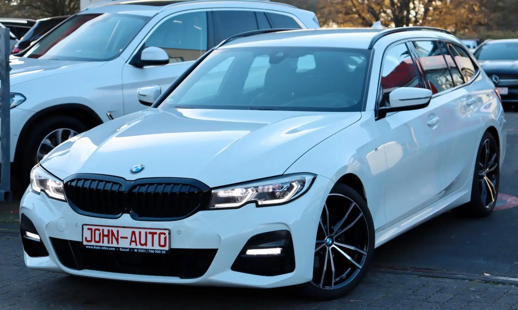 BMW 320 iTouring M Sport*Standheizung*AHK*Laser*Head Weiß - 1