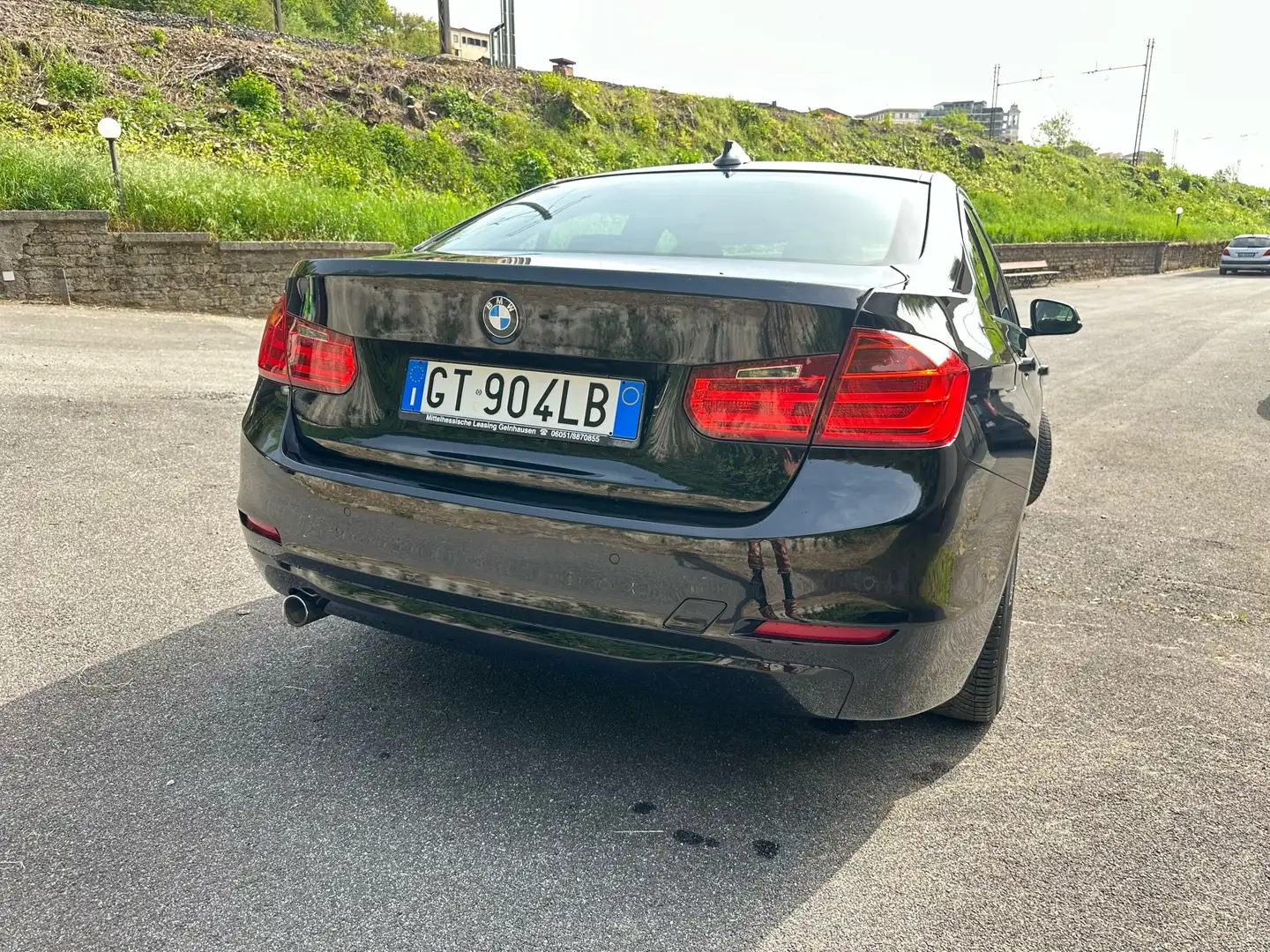 BMW 318 318d 2.0 143cv crna - 2