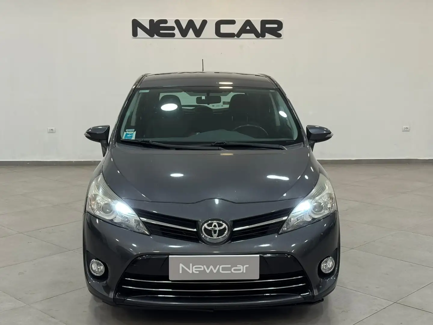 Toyota Verso Verso 1.6 D-4D Style 7 posti Grau - 2
