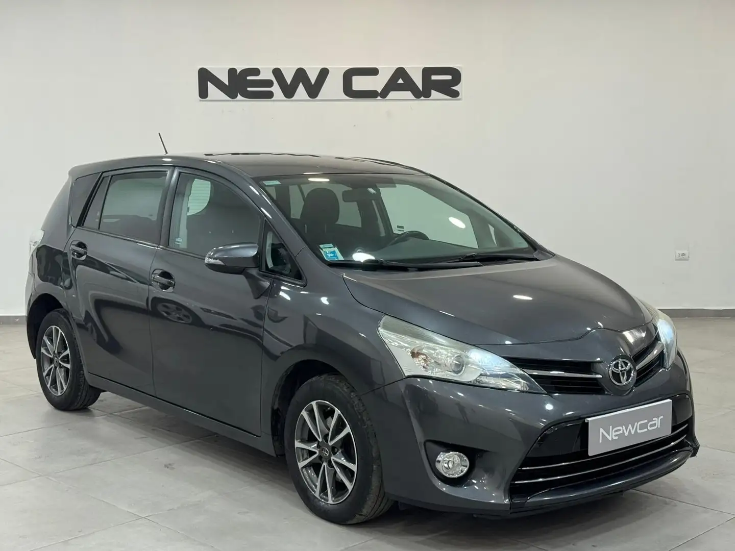 Toyota Verso Verso 1.6 D-4D Style 7 posti Grau - 1