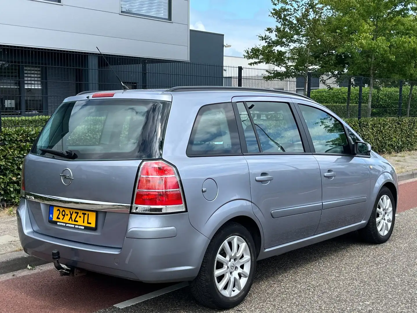 Opel Zafira 1.6 Temptation 7-P Cruise-control Trekhaak Airco A Gris - 2