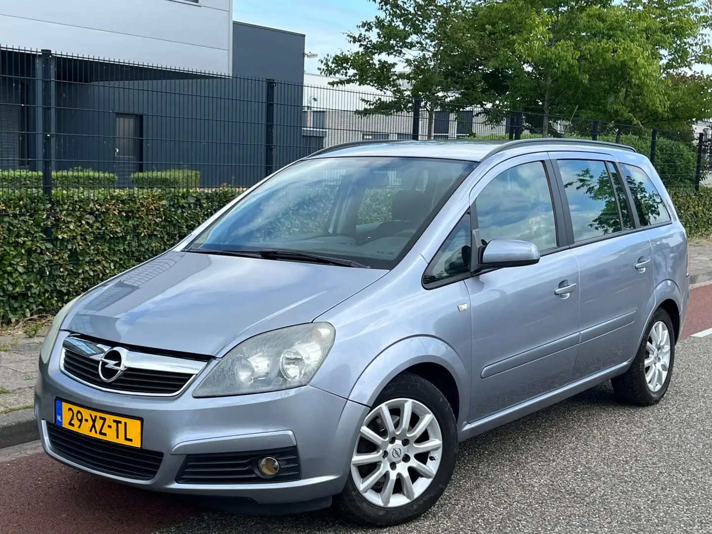 Opel Zafira 1.6 Temptation 7-P Cruise-control Trekhaak Airco A Gris - 1