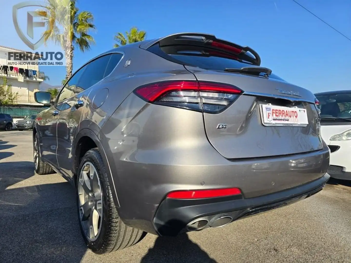 Maserati Levante V6 350 CV AWD Modena Italiana Gris - 2