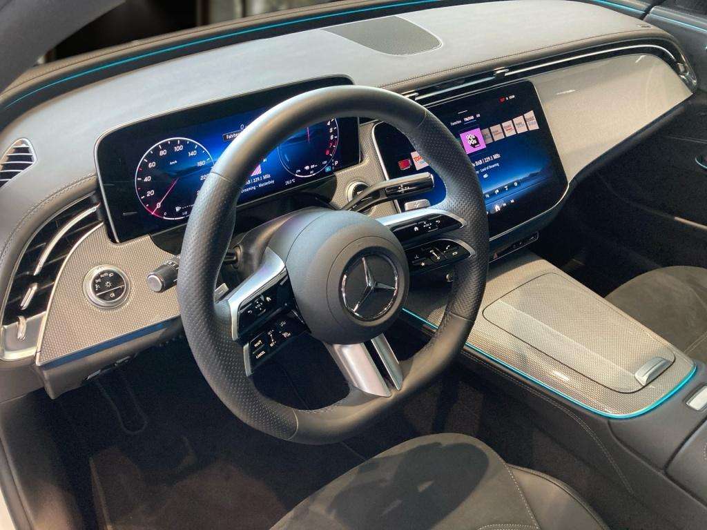 Mercedes-Benz E 300