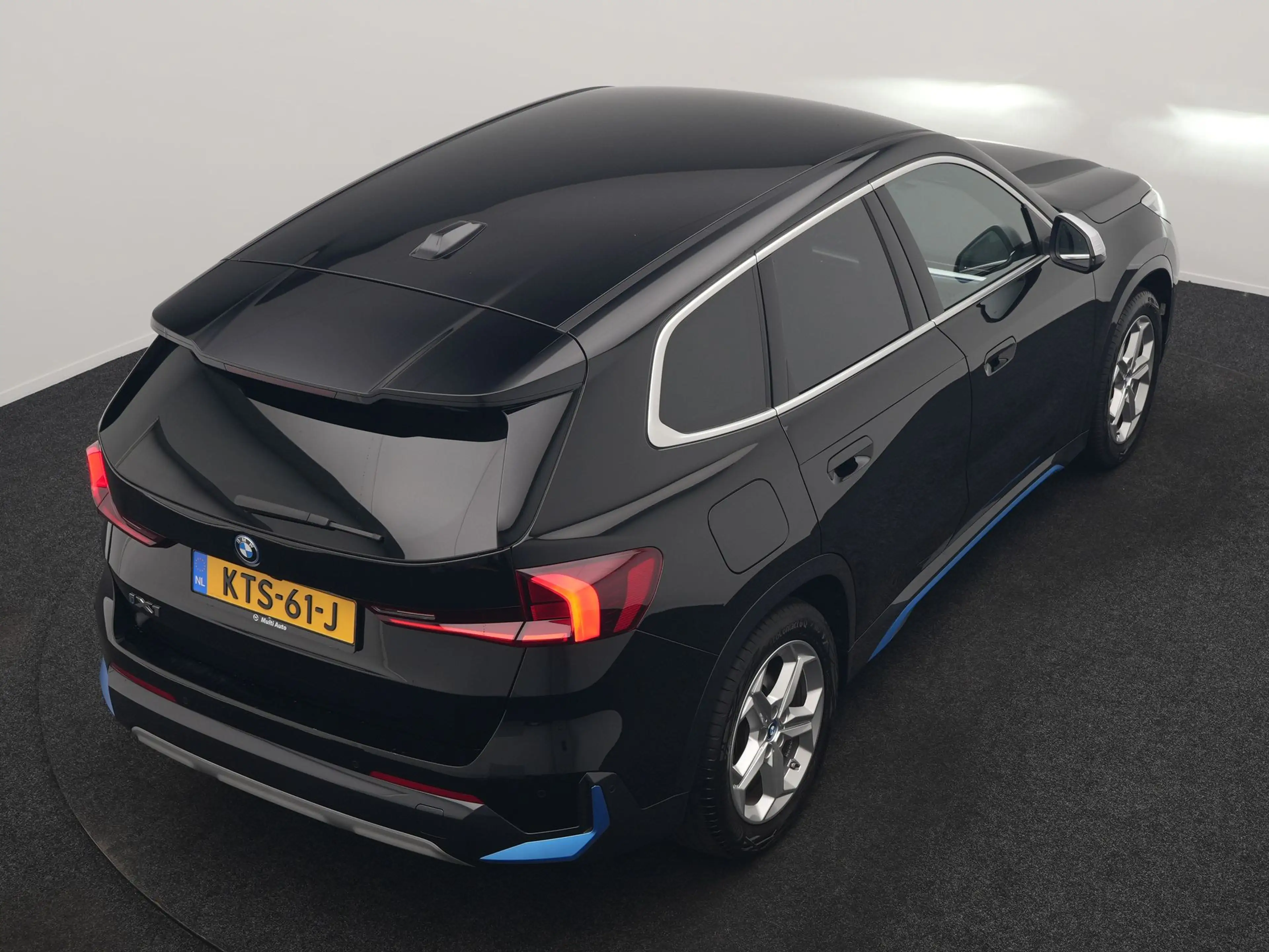 BMW iX1 xDrive30 X Line 67 kWh 313pk Dealer O.H. | Trekhaa — photo 31