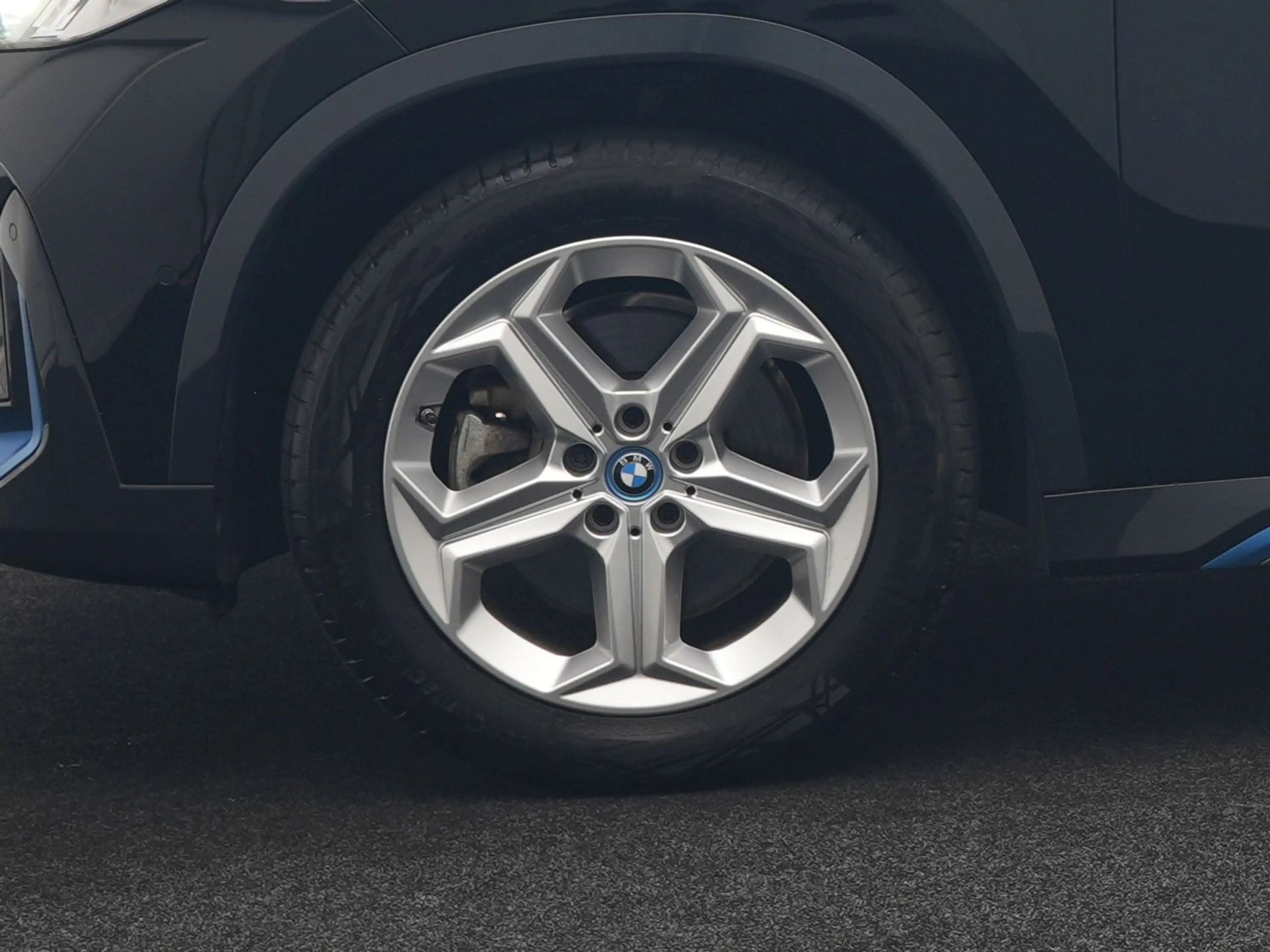 BMW iX1 xDrive30 X Line 67 kWh 313pk Dealer O.H. | Trekhaa — photo 50