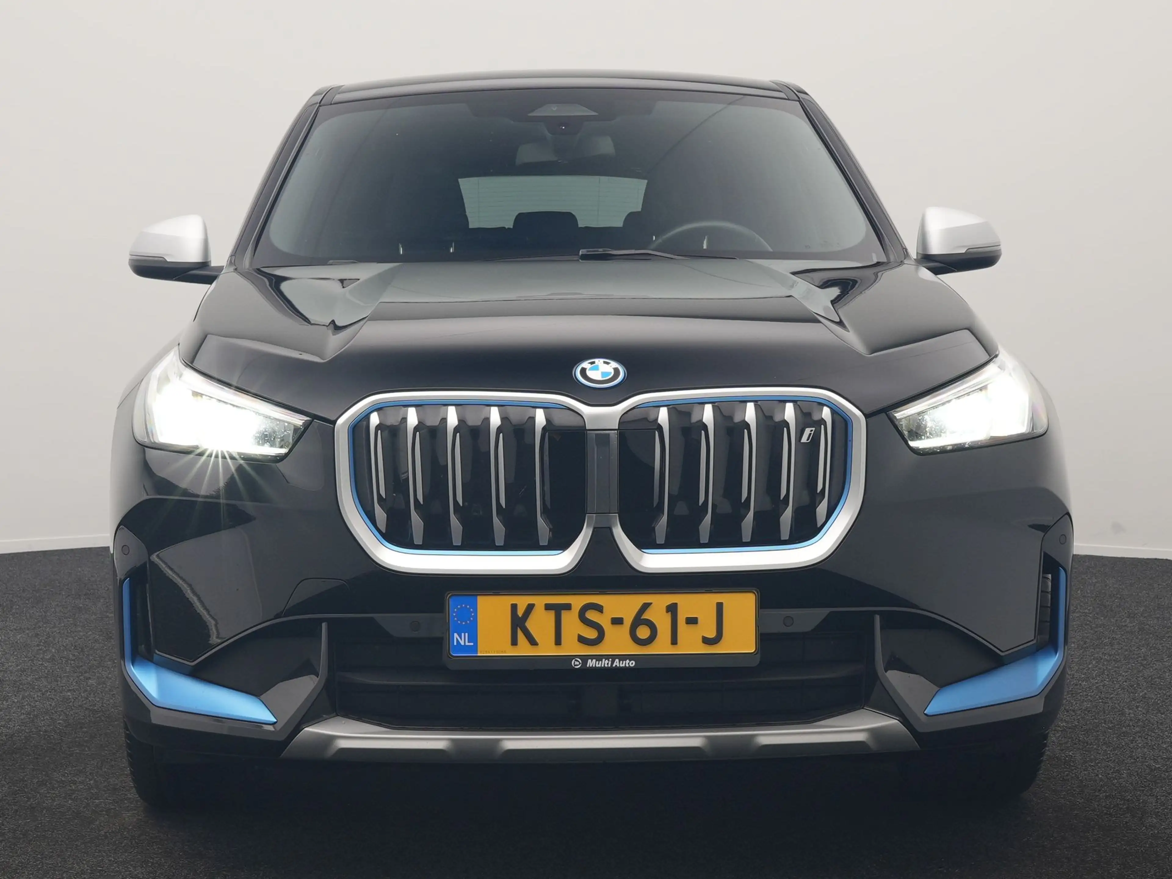 BMW iX1 xDrive30 X Line 67 kWh 313pk Dealer O.H. | Trekhaa — photo 22