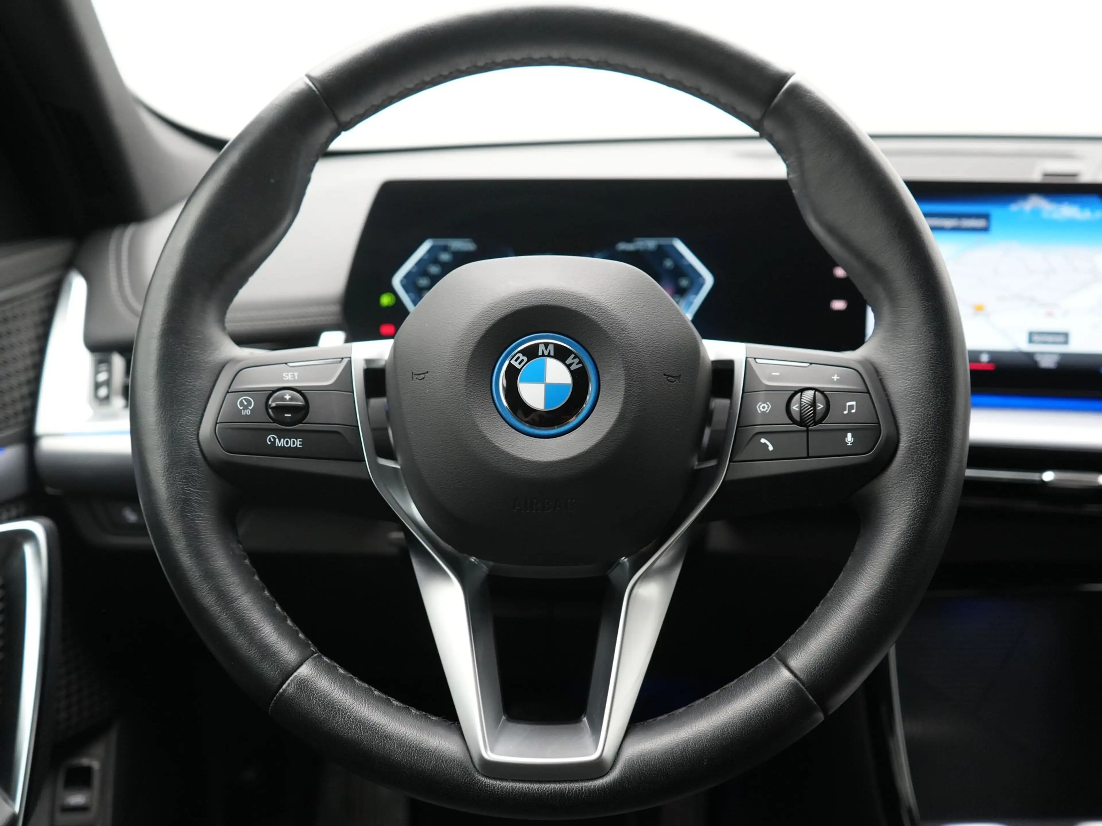 BMW iX1 xDrive30 X Line 67 kWh 313pk Dealer O.H. | Trekhaa — photo 13