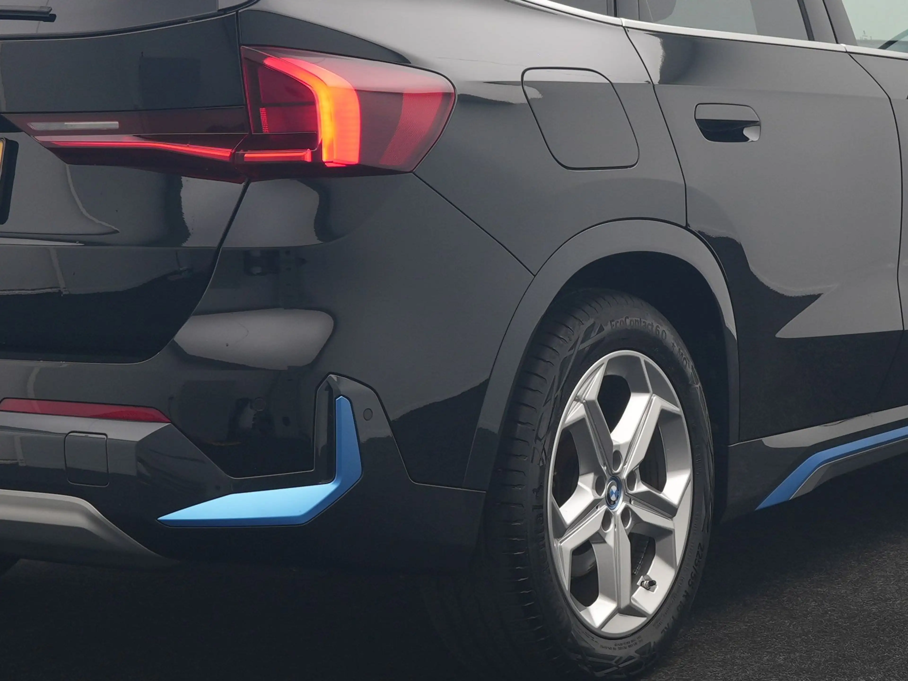 BMW iX1 xDrive30 X Line 67 kWh 313pk Dealer O.H. | Trekhaa — photo 9