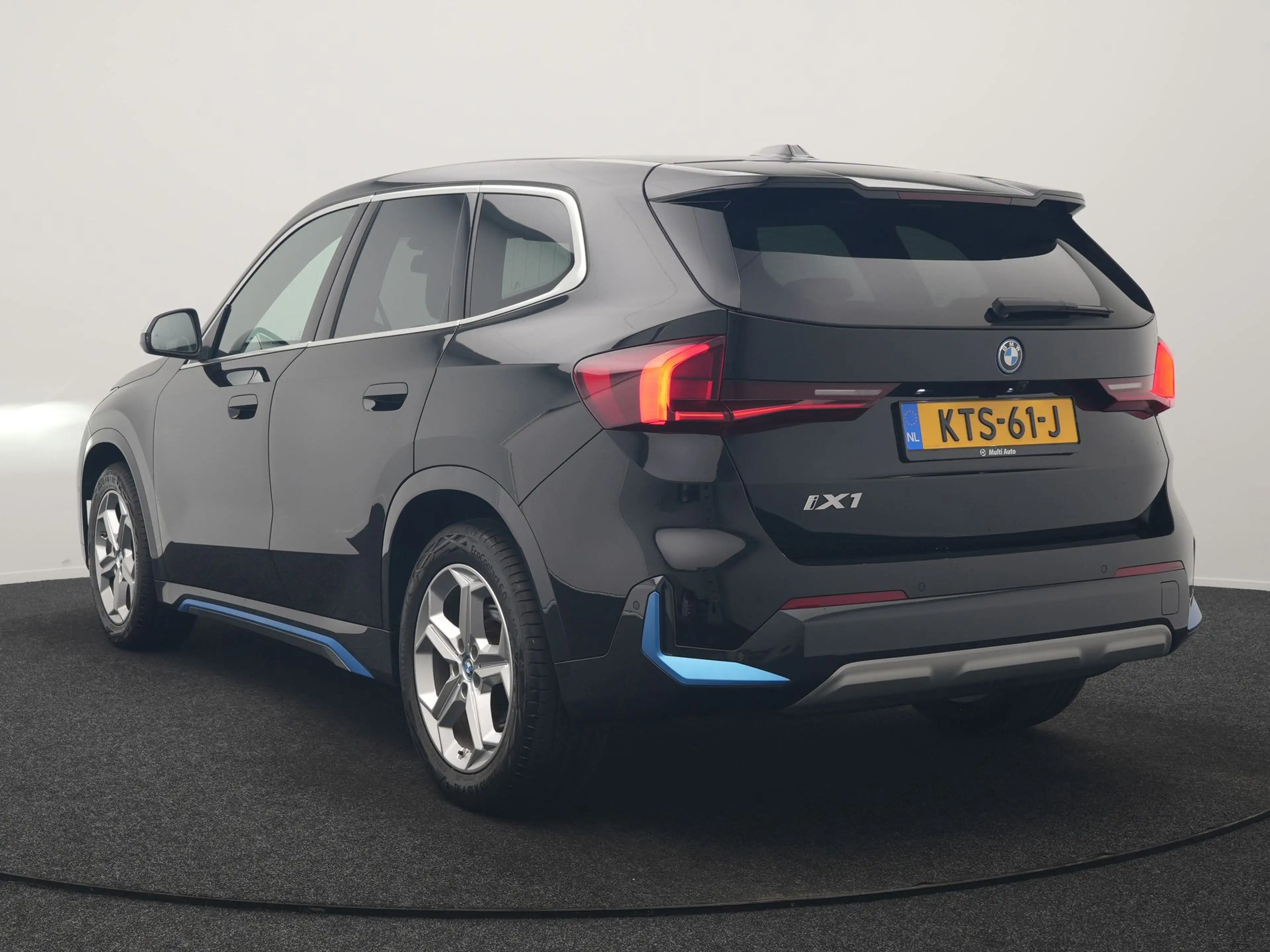 BMW iX1 xDrive30 X Line 67 kWh 313pk Dealer O.H. | Trekhaa — photo 25