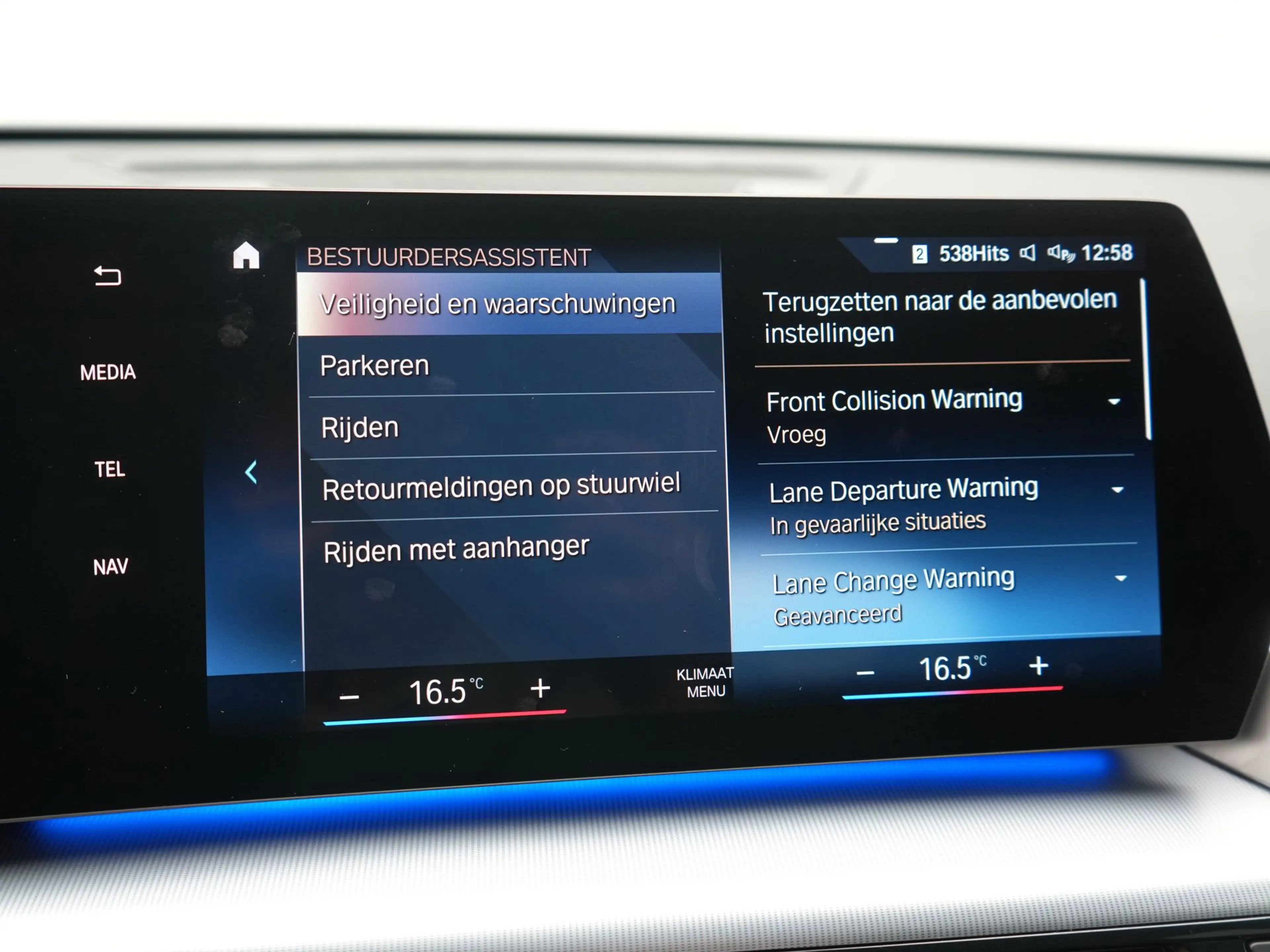 BMW iX1 xDrive30 X Line 67 kWh 313pk Dealer O.H. | Trekhaa — photo 36