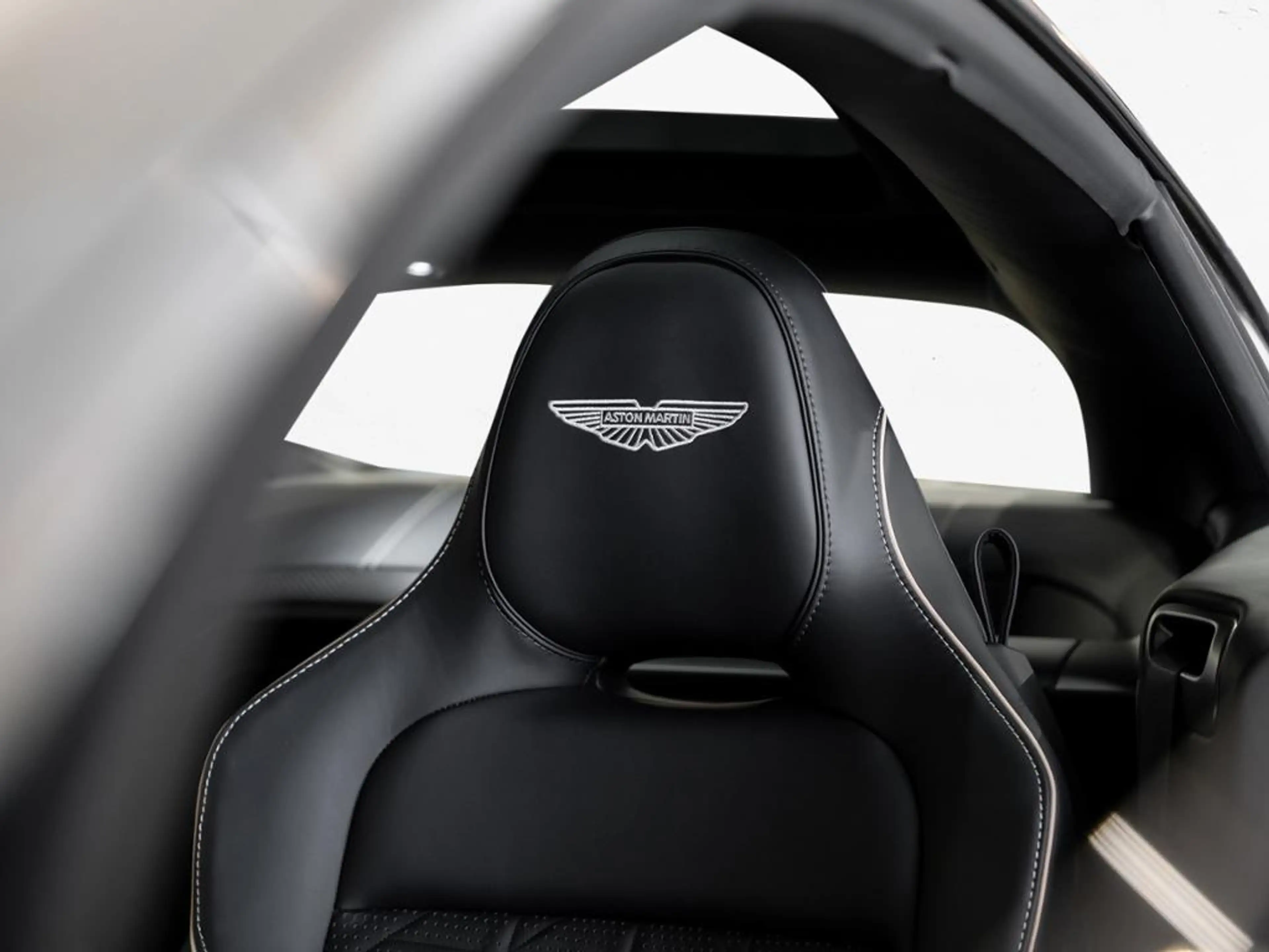 Aston Martin Vanquish Coupe Aston Martin Hamburg — photo 6
