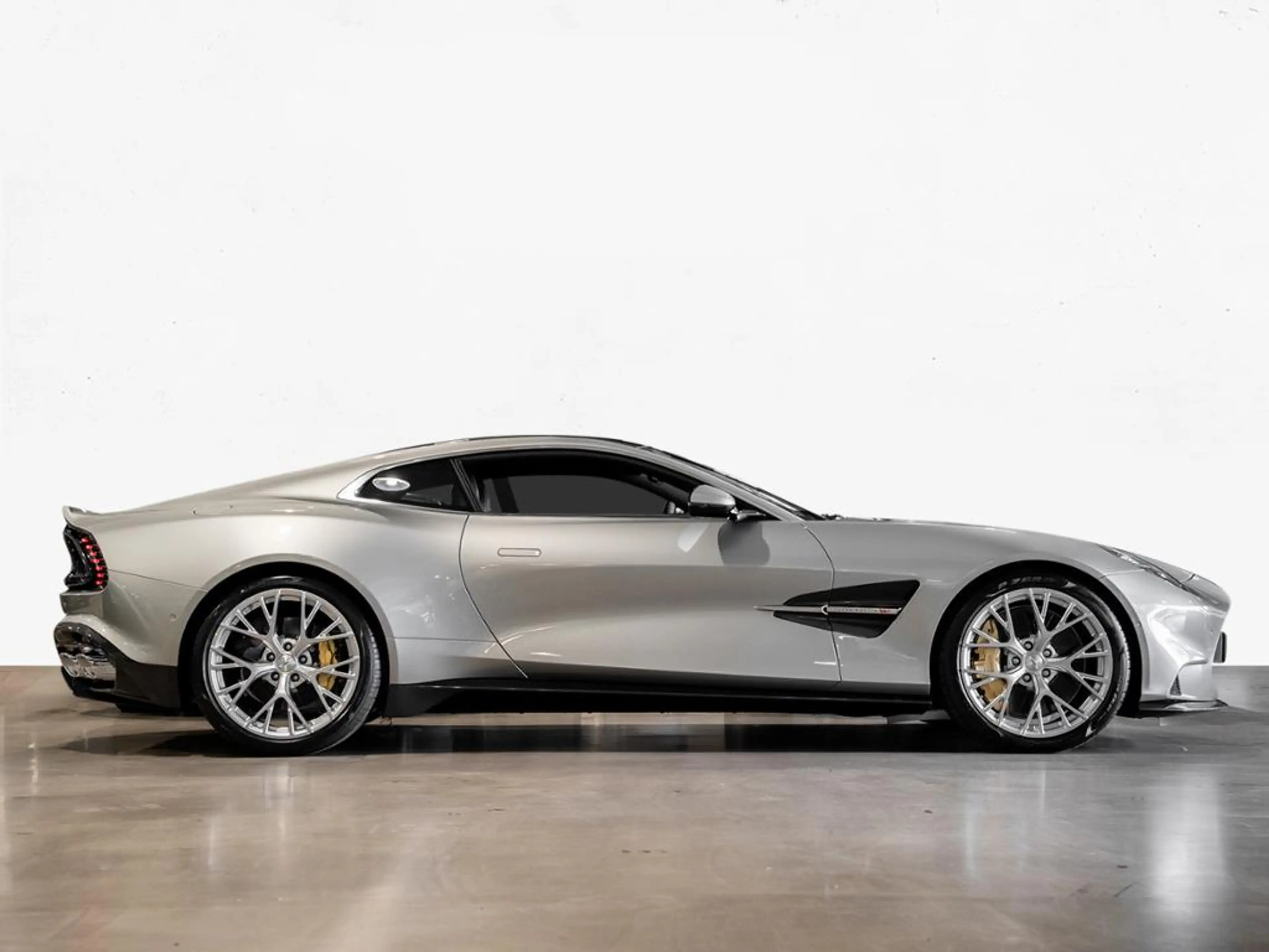 Aston Martin Vanquish Coupe Aston Martin Hamburg — photo 14