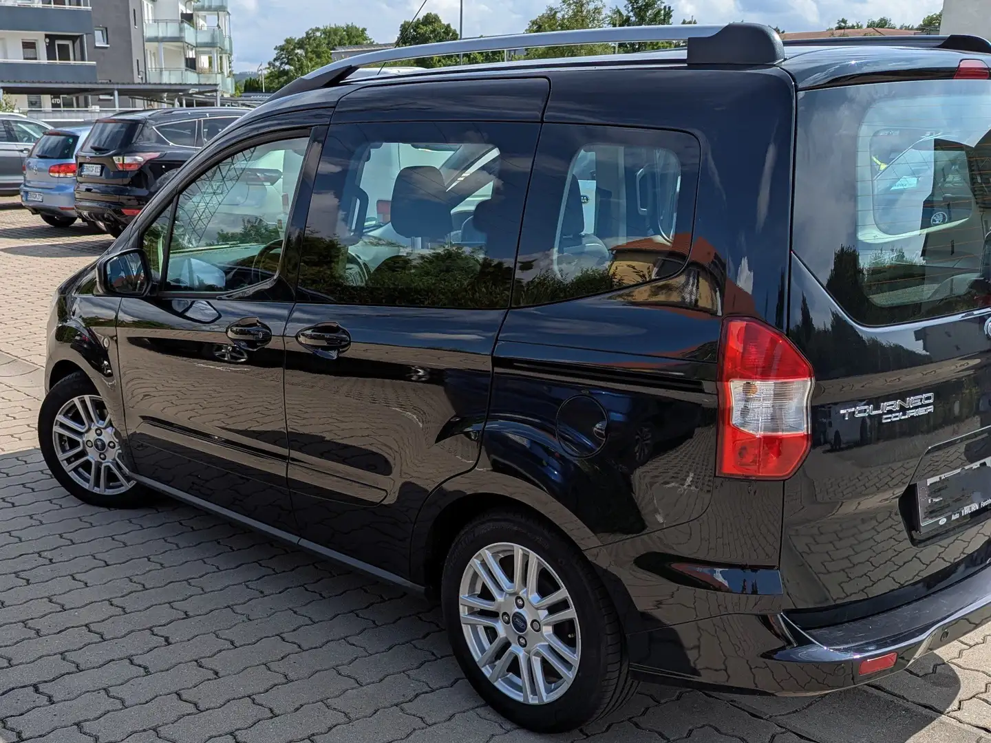 Ford Tourneo Courier 1.0 EcoBoots Titanium Noir - 1
