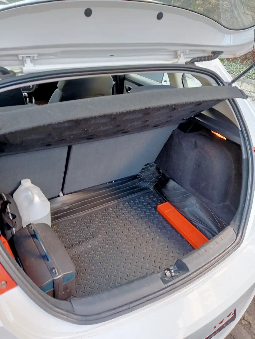 SEAT Leon Leon 1.4 TSI FR Wit - 2