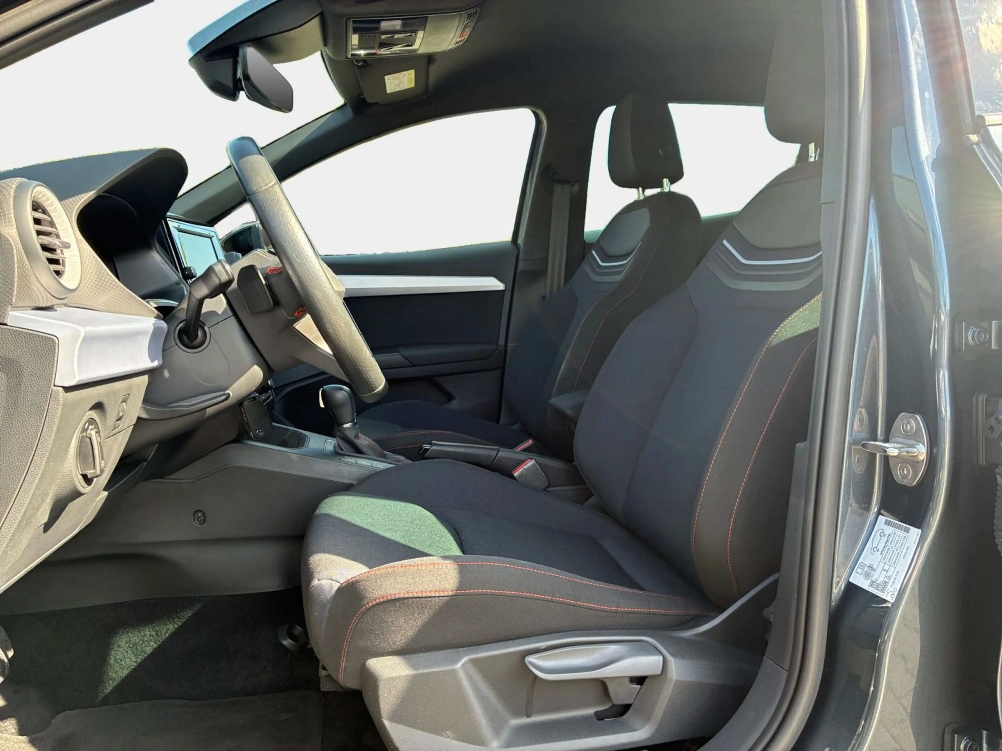 SEAT Ibiza FR 1.0 TSI DSG Full Link ACC SHZG Parkpilo — photo 9