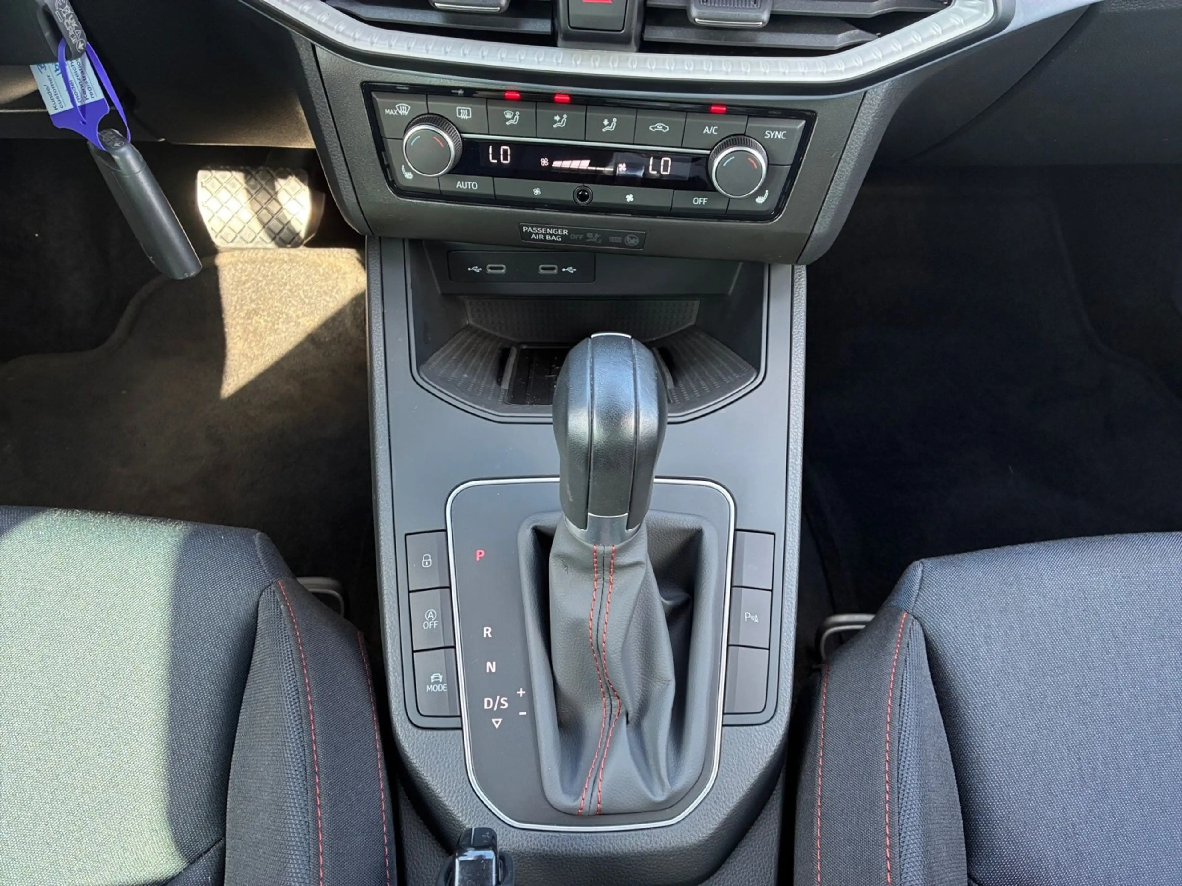 SEAT Ibiza FR 1.0 TSI DSG Full Link ACC SHZG Parkpilo — photo 11